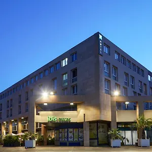 https://ibis-styles-toulon-centre-congres.fr-provencehotel.com